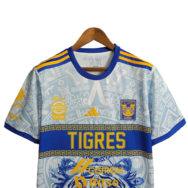 Camisa Tigres do México Edição Especial 23/24 - Torcedor Adidas Masculina - Detalhamento com tigre em azul e amarelo