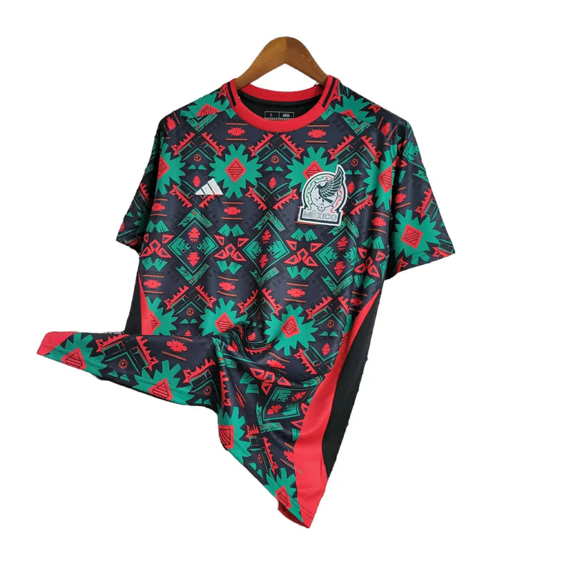 Camisa Seleção do México Treino 23/24 - Torcedor Adidas Masculina - Preta com detalhes em vermelho e verde