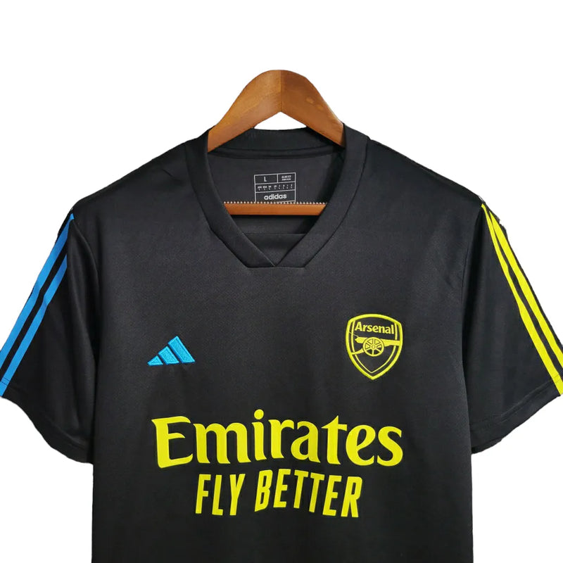 Camisa Arsenal Treino 23/24 - Torcedor Adidas Masculina - Preto com detalhes em azul e amarelo