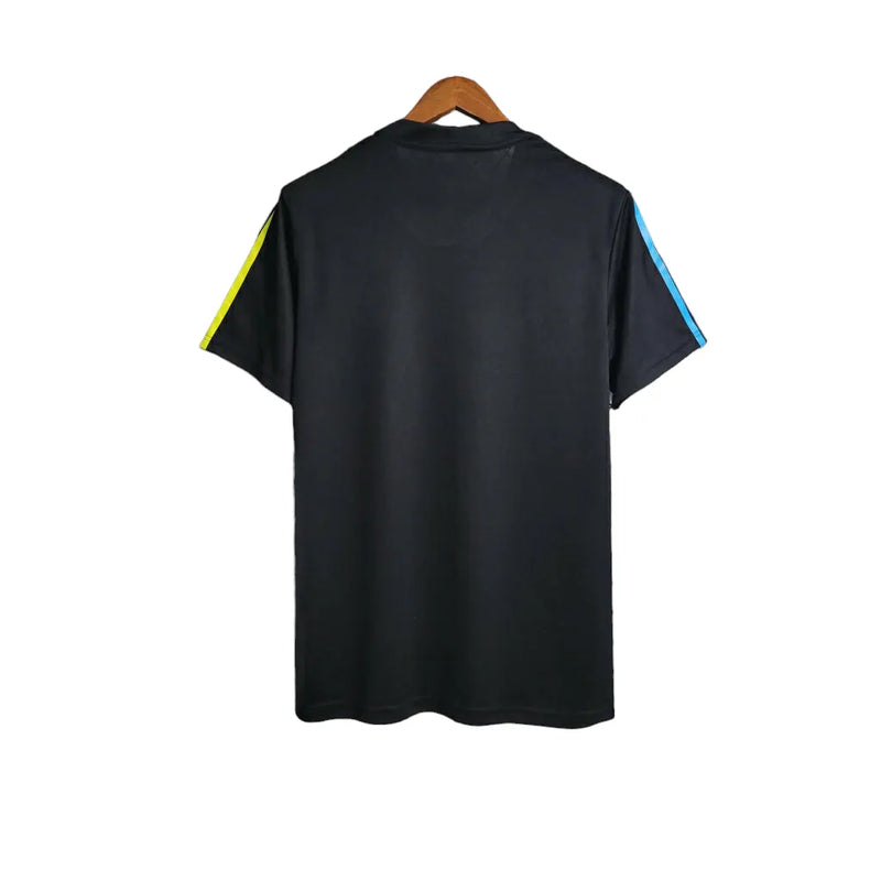 Camisa Arsenal Treino 23/24 - Torcedor Adidas Masculina - Preto com detalhes em azul e amarelo