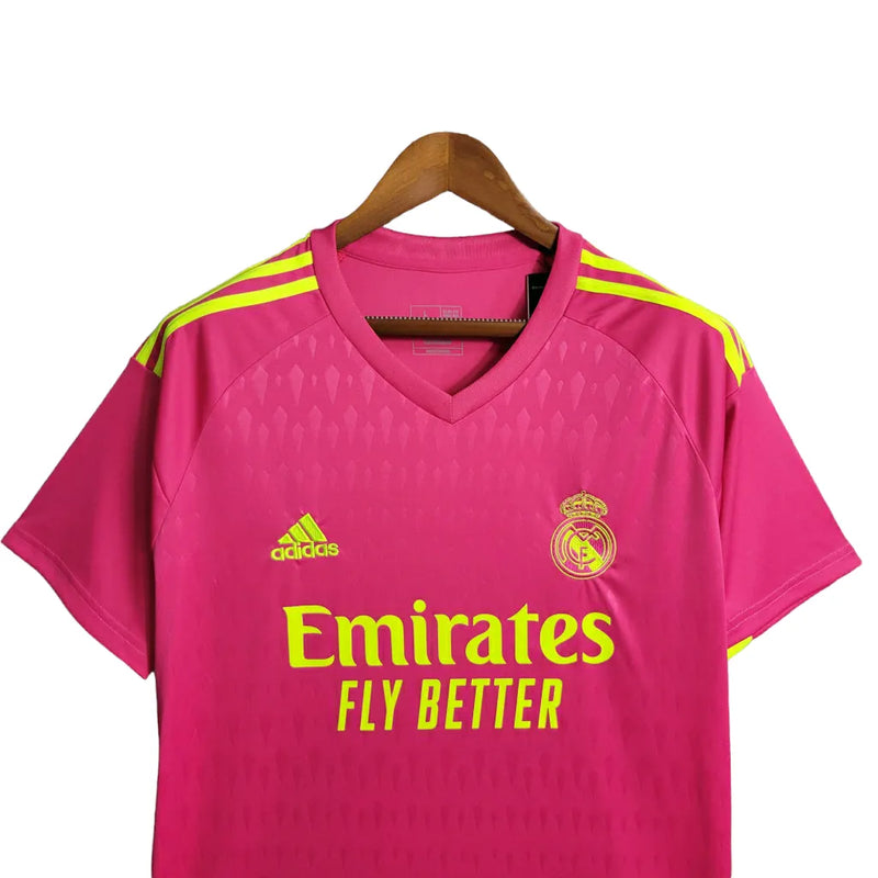 Camisa Real Madrid Goleiro 23/24 - Torcedor Adidas Masculina - Rosa com detalhes em amarelo