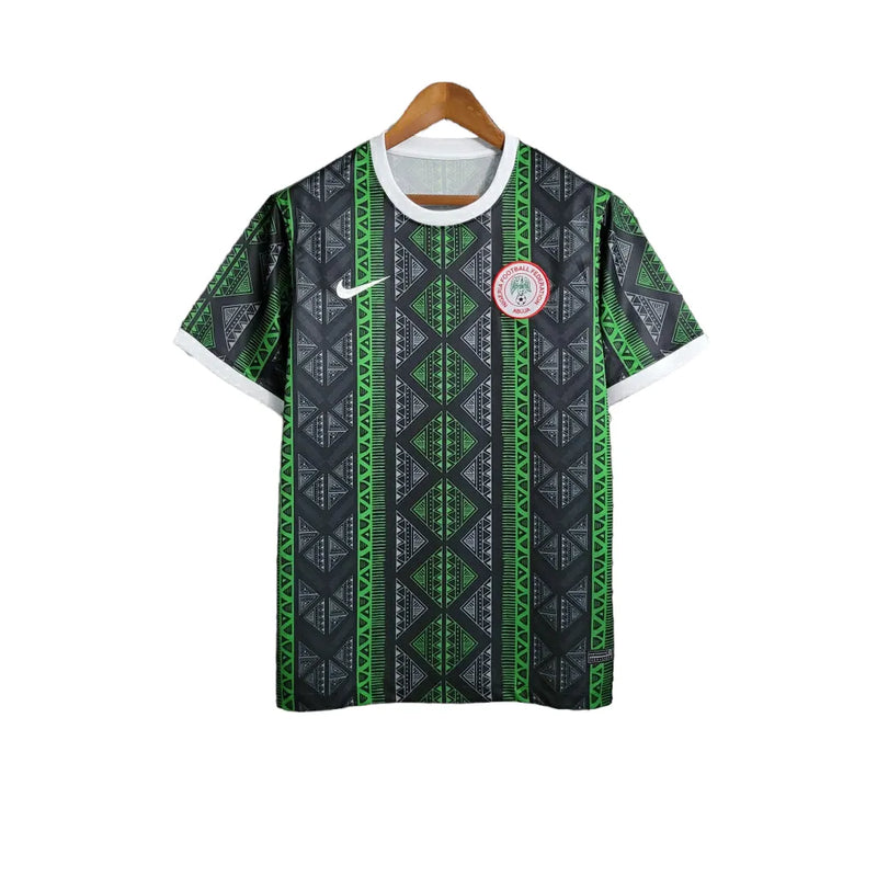 Camisa Seleção Nigéria Treino II 23/24 - Torcedor Nike Masculina - Verde com detalhes em preto e branco