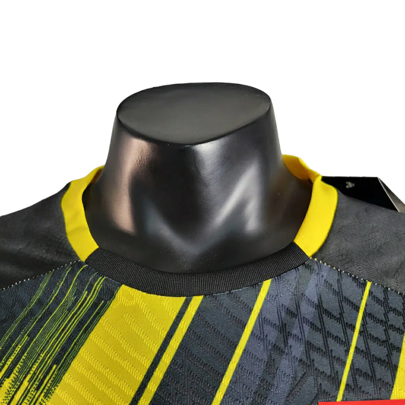 Camisa Watford I 23/24 - Jogador Kelme Masculina - Preto com detalhes em amarelo e vermelho