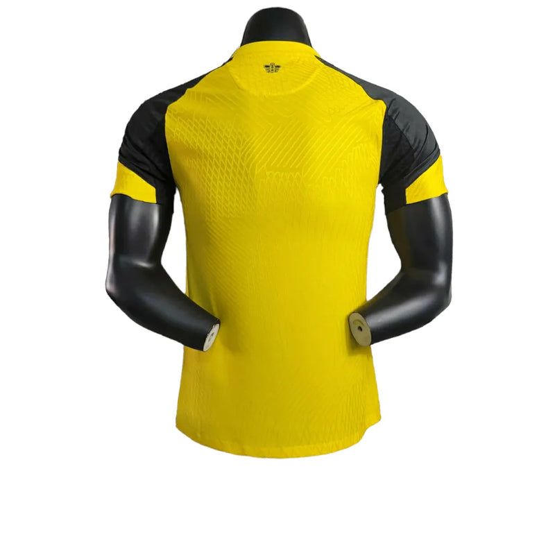 Camisa Watford I 23/24 - Jogador Kelme Masculina - Preto com detalhes em amarelo e vermelho