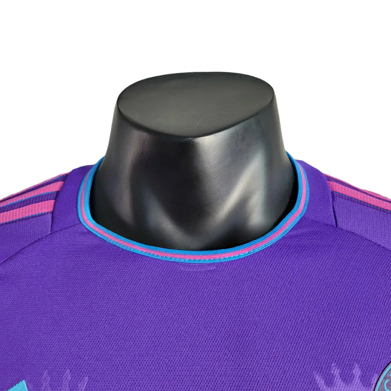 Camisa Charlotte FC II 23/24 - Jogador Adidas Masculina - Roxa com detalhes em azul e rosa