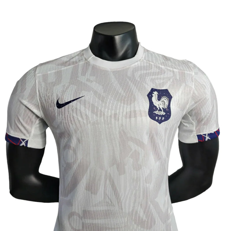 Camisa Seleção da França I 23/24- Jogador Nike Masculina - Branca com detalhes em azul