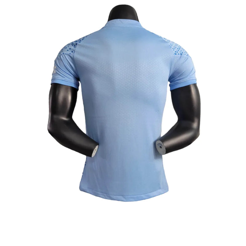 Camisa Manchester City Treino 23/24 - Jogador Puma Masculina - Azul com detalhes em branco