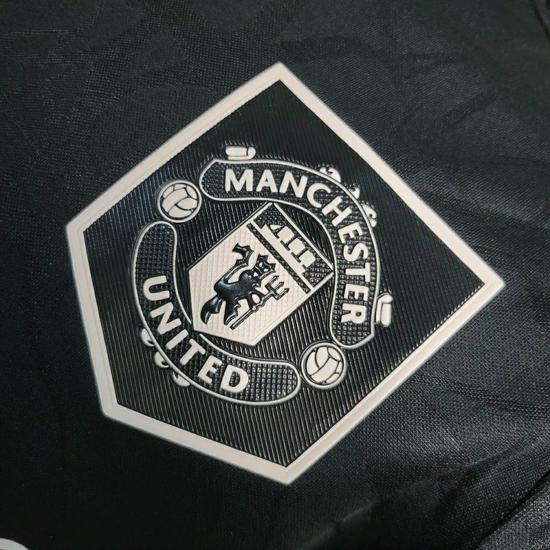 Camisa Manchester United Edição Especial 23/24 - Jogador Adidas Masculina - Preta com detalhes em branco