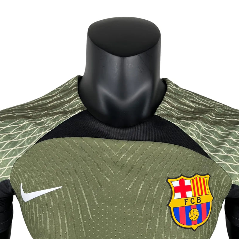 Camisa Barcelona Treino 23/24 - Jogador Nike Masculina - Verde com detalhes em branco