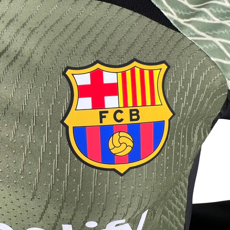 Camisa Barcelona Treino 23/24 - Jogador Nike Masculina - Verde com detalhes em branco