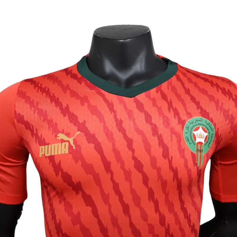 Camisa Marrocos I 23/24 - Jogador Puma Masculina - Vermelha com detalhes em verde e dourado