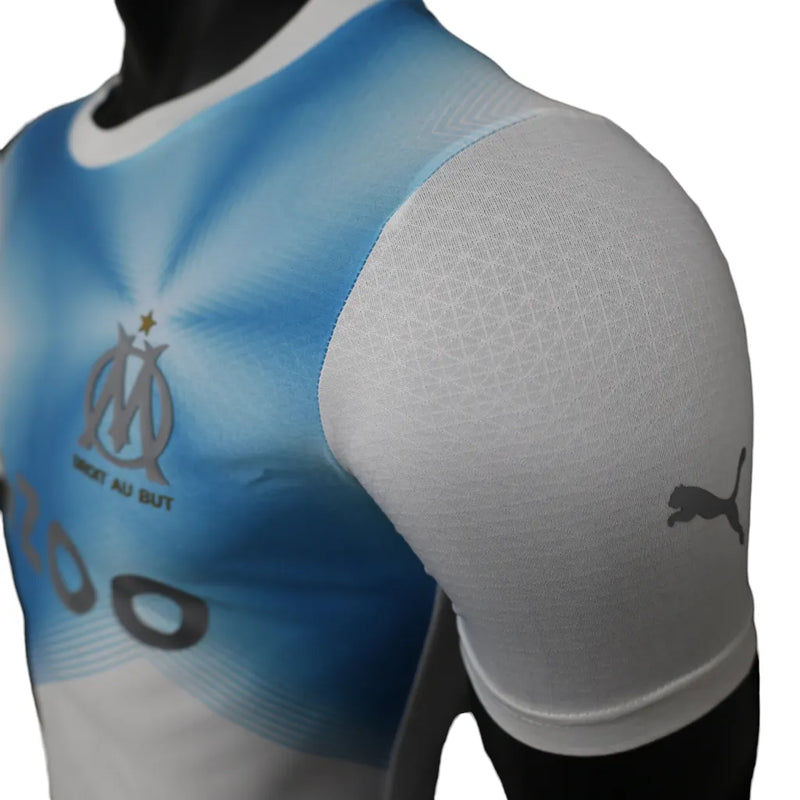 Camisa Olympique Marseille Edição Especial 23/24 - Jogador Puma Masculina - Branca com detalhes em azul