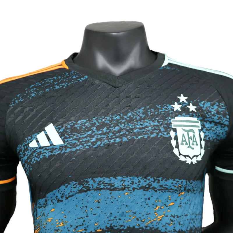 Camisa Seleção Argentina Edição Especial 23/24 - Jogador Adidas Masculina - Preta com detalhe em azul em dourado