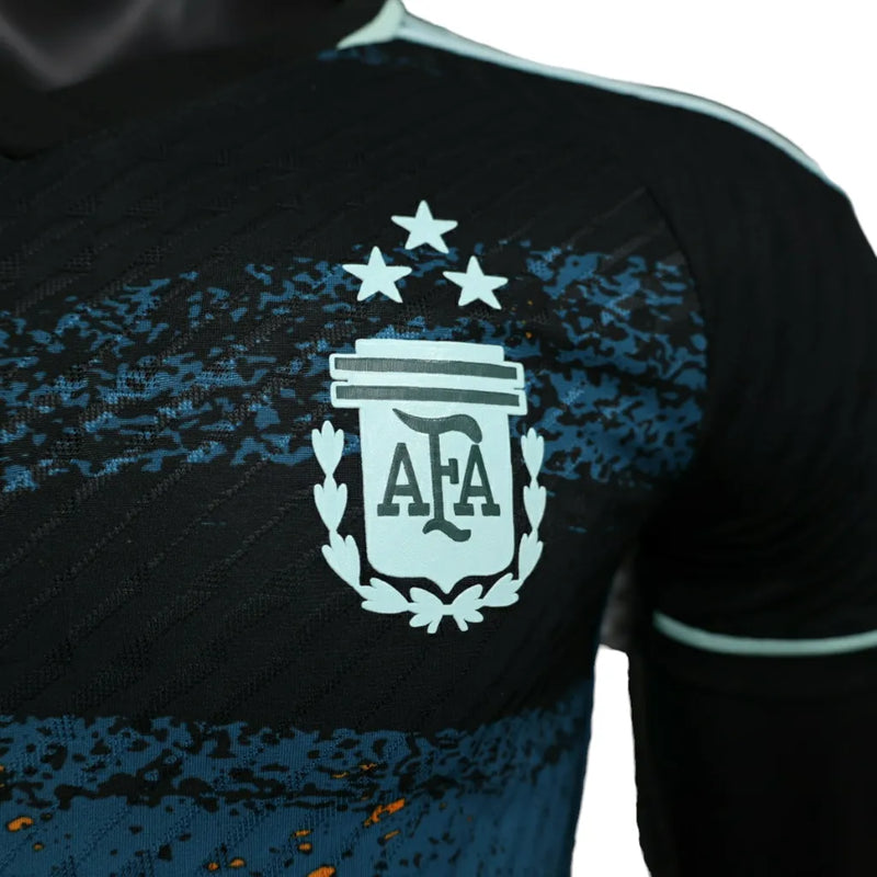 Camisa Seleção Argentina Edição Especial 23/24 - Jogador Adidas Masculina - Preta com detalhe em azul em dourado