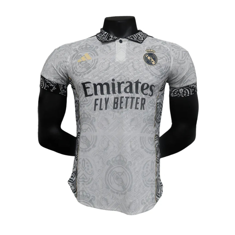 Camisa Real Madrid Edição Especial 23/24 - Jogador Adidas Masculina - Branca com detalhes em cinza e dourado