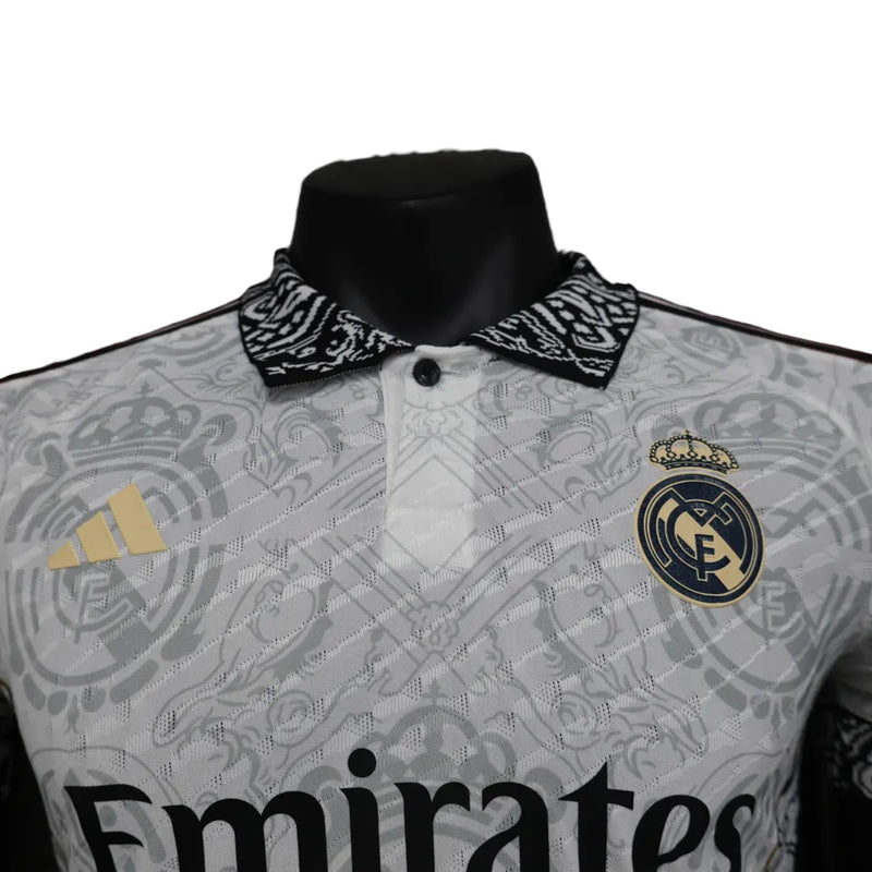 Camisa Real Madrid Edição Especial 23/24 - Jogador Adidas Masculina - Branca com detalhes em cinza e dourado