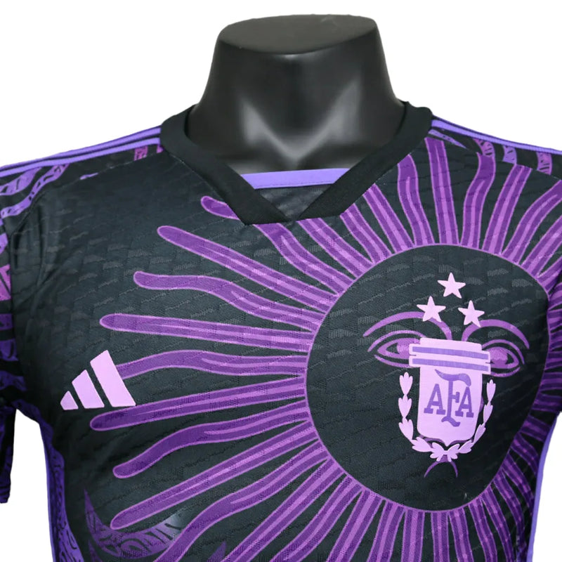 Camisa Seleção Argentina Edição Especial 23/24 - Jogador Adidas Masculina - Preta com detalhe em roxo