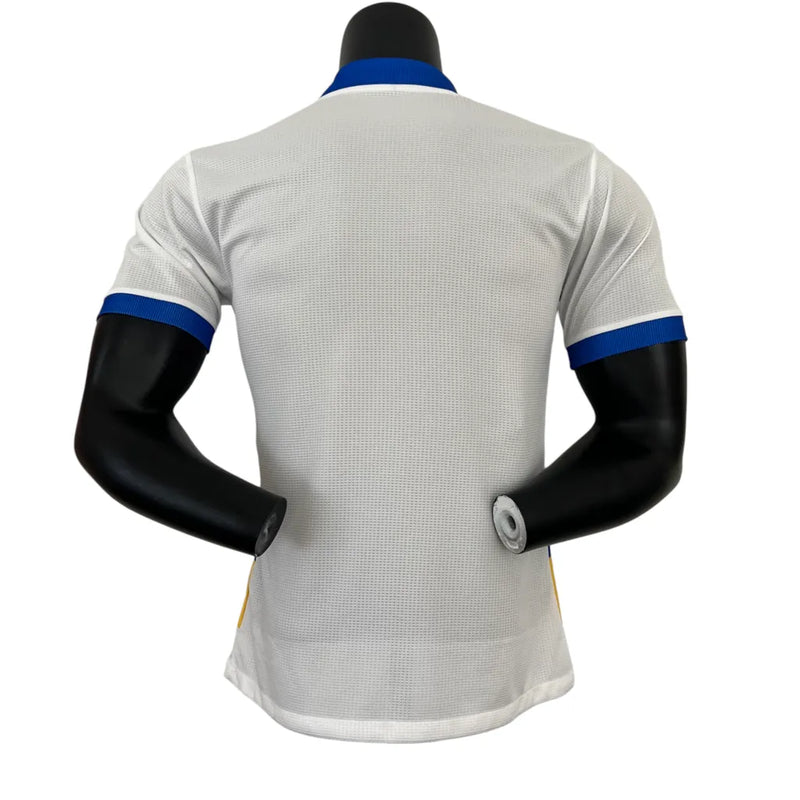 Camisa Leeds Coleção Especial 23/24 - Jogador Adidas Masculina - Branca com detalhes em azul e amarela