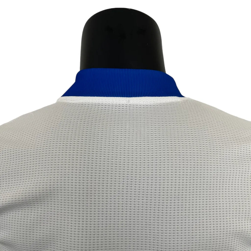 Camisa Leeds Coleção Especial 23/24 - Jogador Adidas Masculina - Branca com detalhes em azul e amarela