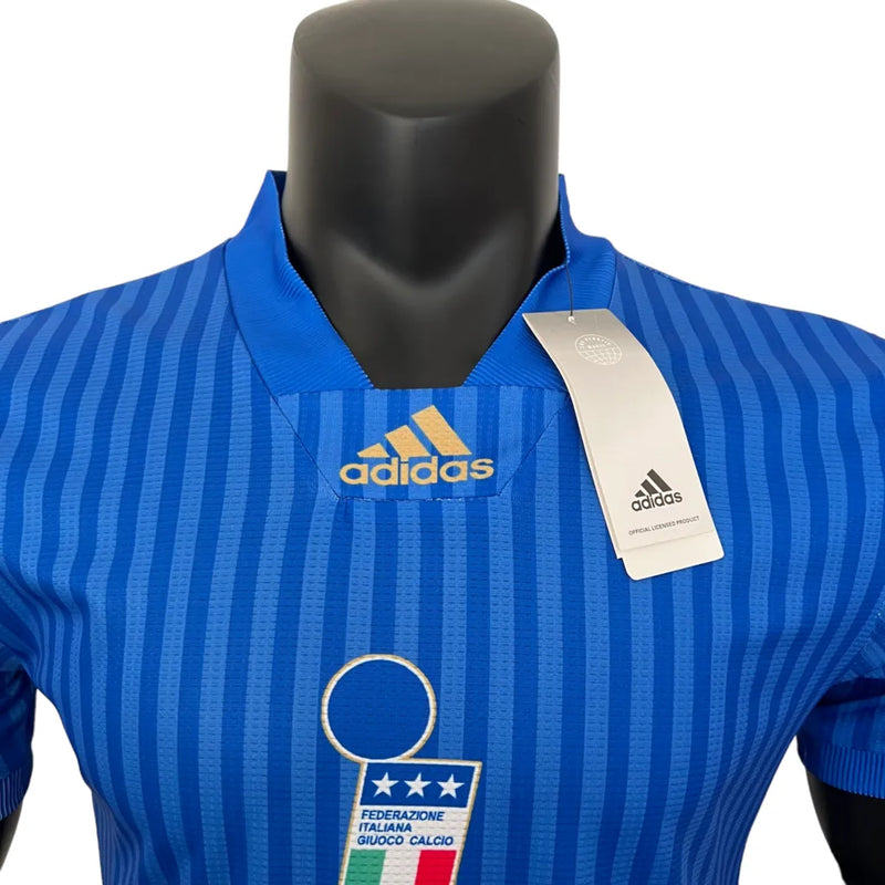 Camisa Seleção da Itália Coleção especial 23/24 - Jogador Adidas Masculina - Azul e branco com detalhes em verde e dourado