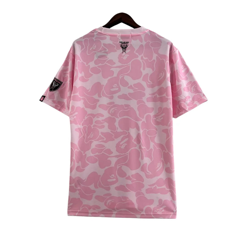 Camisa Inter Miami Edição Especial 23/24 - Torcedor Bape Feminina - Rosa com detalhes em branco