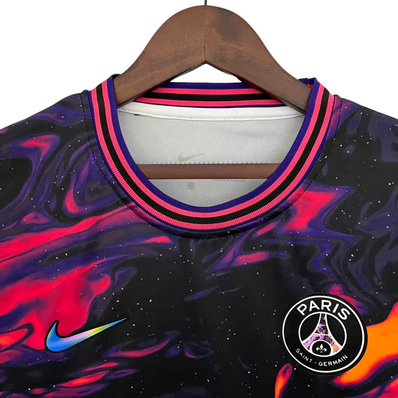 Camisa Paris Saint-Germain Edição especial 23/24 - Torcedor Nike Masculina - Preta com detalhes em roxo e laranja