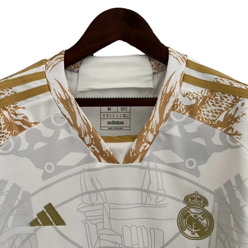 Camisa Real Madrid Edição Especial 23/24 - Torcedor Adidas Masculina - Branca com detalhes em dourado