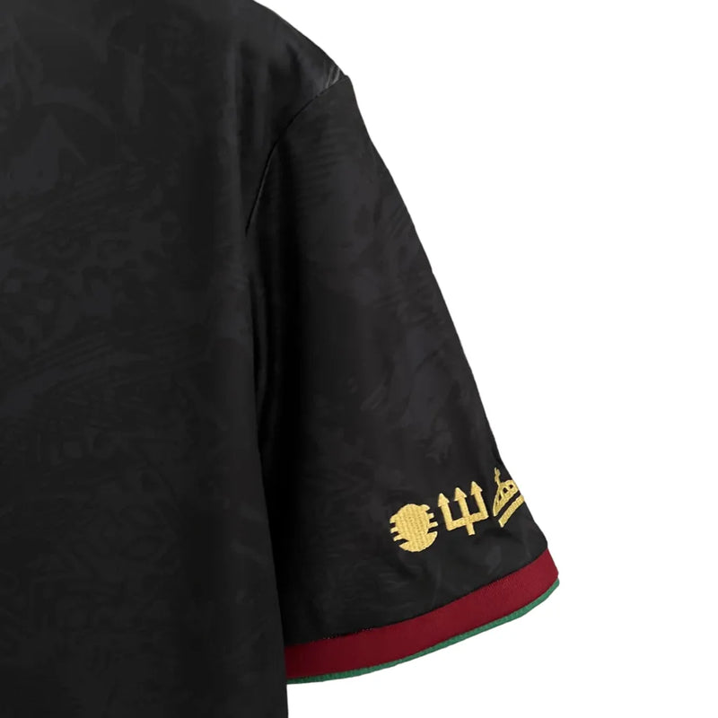 Camisa Seleção de Portugal Edição Goat 23/24 - Torcedor Masculina - Preta com detalhes em vermelho e dourado