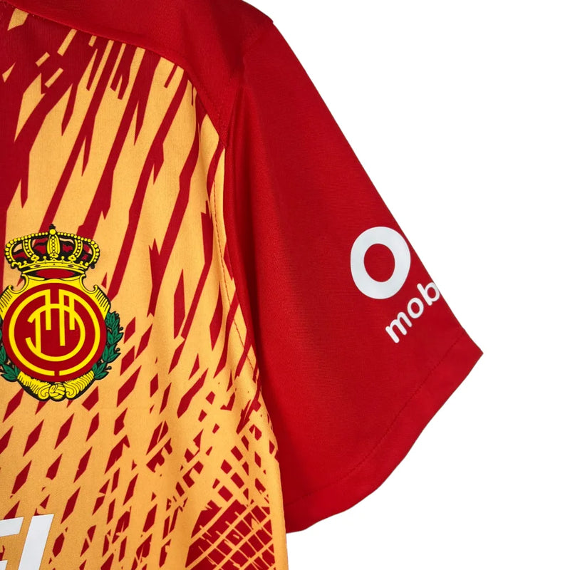 Camisa Mallorca Edição Especial 23/24 - Torcedor Nike Masculina - Vermelha com detalhes em amarelo e branco