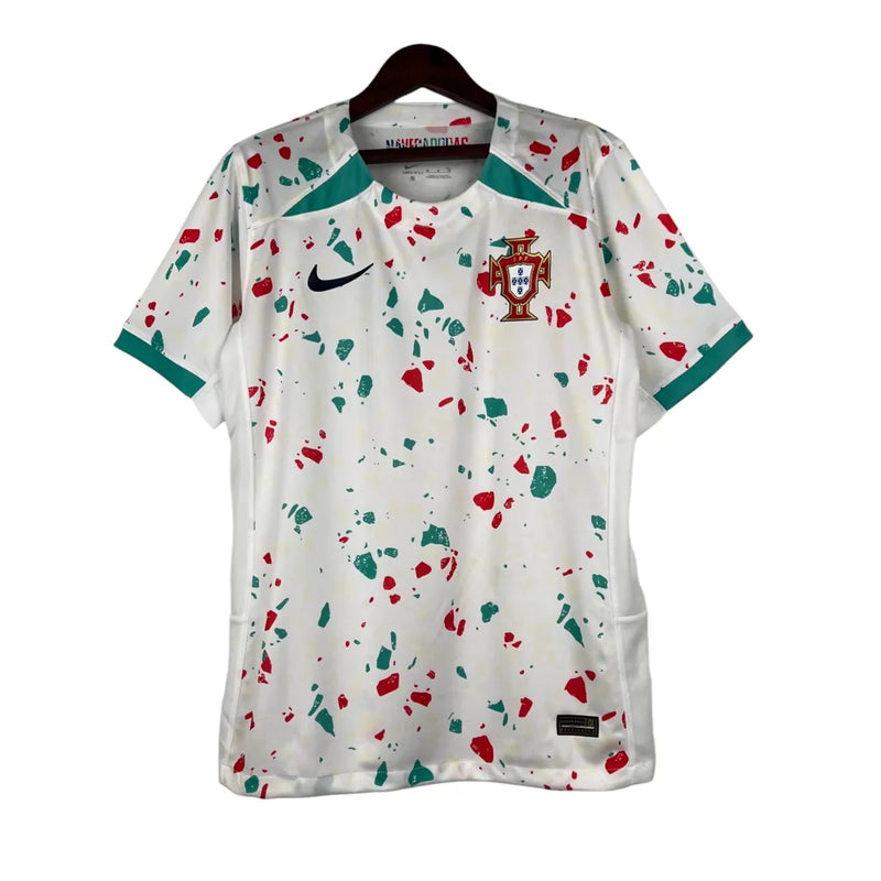 Camisa Seleção de Portugal Edição especial 23/24 - Torcedor Nike Masculina - Branca com detalhes em vermelho e verde