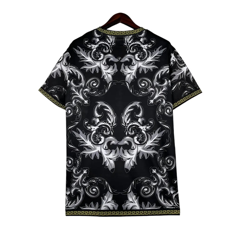 Camisa Seleção da Itália Edição especial Versace 23/24 - Torcedor Adidas Masculina - Preta com detalhes em branco e dourado