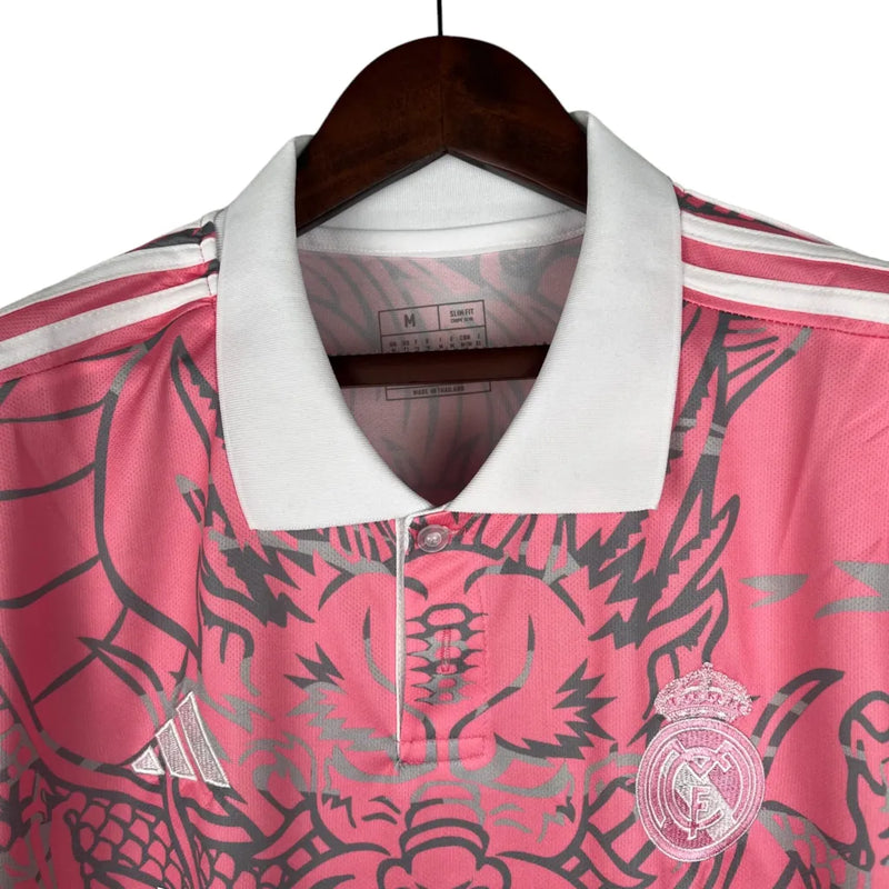 Camisa Real Madrid Edição Especial 23/24 - Torcedor Adidas Masculina - Rosa com detalhes em branco e cinza