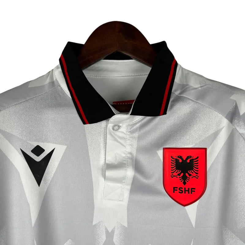 Camisa Seleção Albânia II II 23/24 - Torcedor Macron Masculina - Branca com detalhes em cinza e vermelho