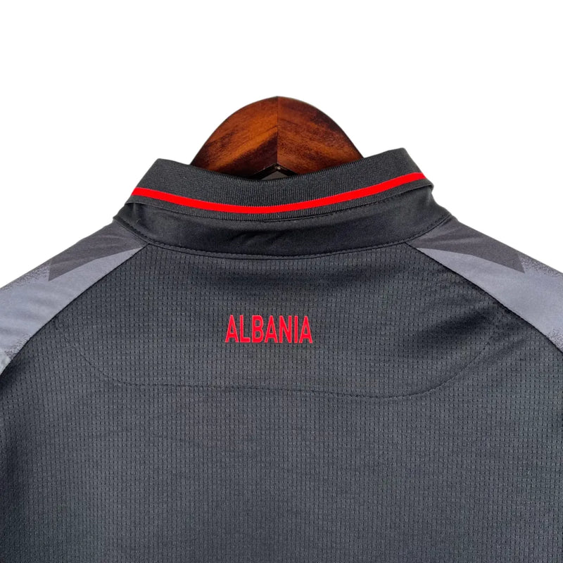 Camisa Seleção Albânia III II 23/24 - Torcedor Macron Masculina - Cinza com detalhes preto e vermelho