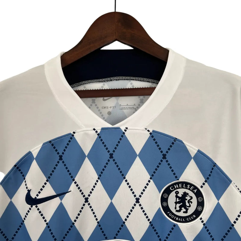 Camisa Chelsea Treino 23/24 - Torcedor Nike Masculina - Branca com detalhes em azul