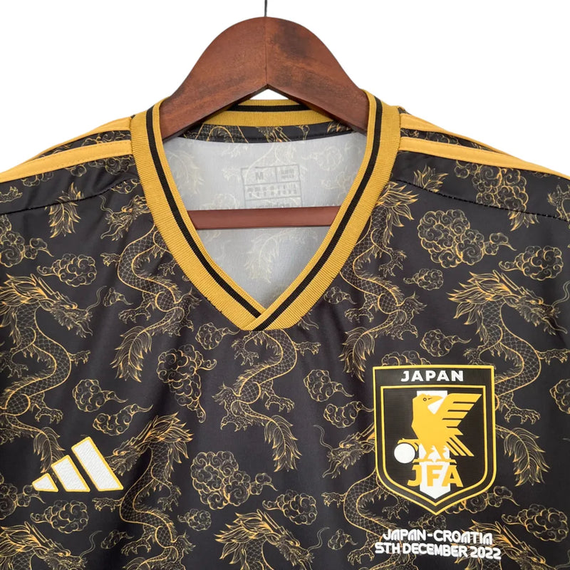 Camisa Seleção Japão Edição Especial 23/24 - Torcedor Adidas Masculina - Preta com detalhes em dourado e branco