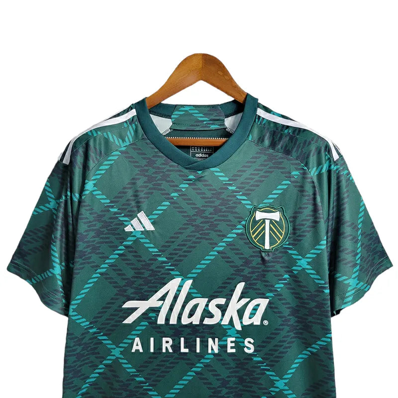 Camisa Portland Timbers FC I 23/24 - Torcedor Adidas Masculina - Verde com detalhes em dourado e branco