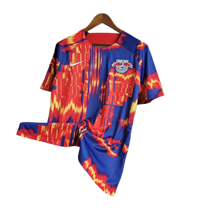 Camisa Red Bull Leipzig Edição Especial I 23/24 - Torcedor Nike Masculina - Azul com detalhes em vermelho e amarelo