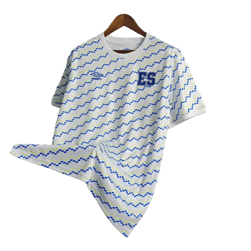 Camisa El Salvador 23/24 - Torcedor Umbro Masculina - Branca com detalhes em azul e amarelo