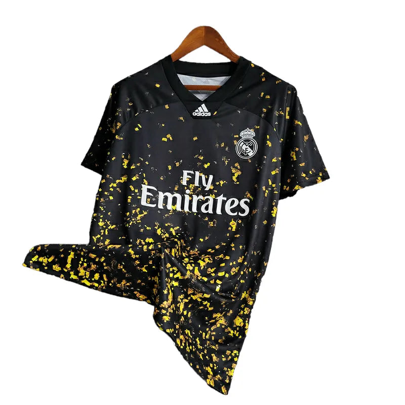 Camisa Real Madrid Edição Especial l 23/24 - Torcedor Adidas Masculina - Preta com detalhes em amarelo e branco