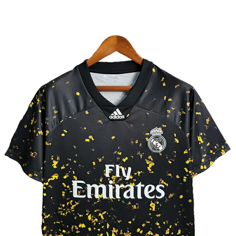 Camisa Real Madrid Edição Especial l 23/24 - Torcedor Adidas Masculina - Preta com detalhes em amarelo e branco