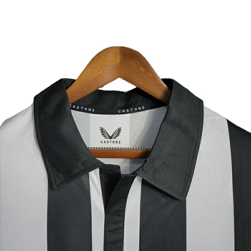 Camisa Newcastle Edição Especial Aniversario 23/24 - Torcedor Castore Masculina - Preta com detalhes em branco