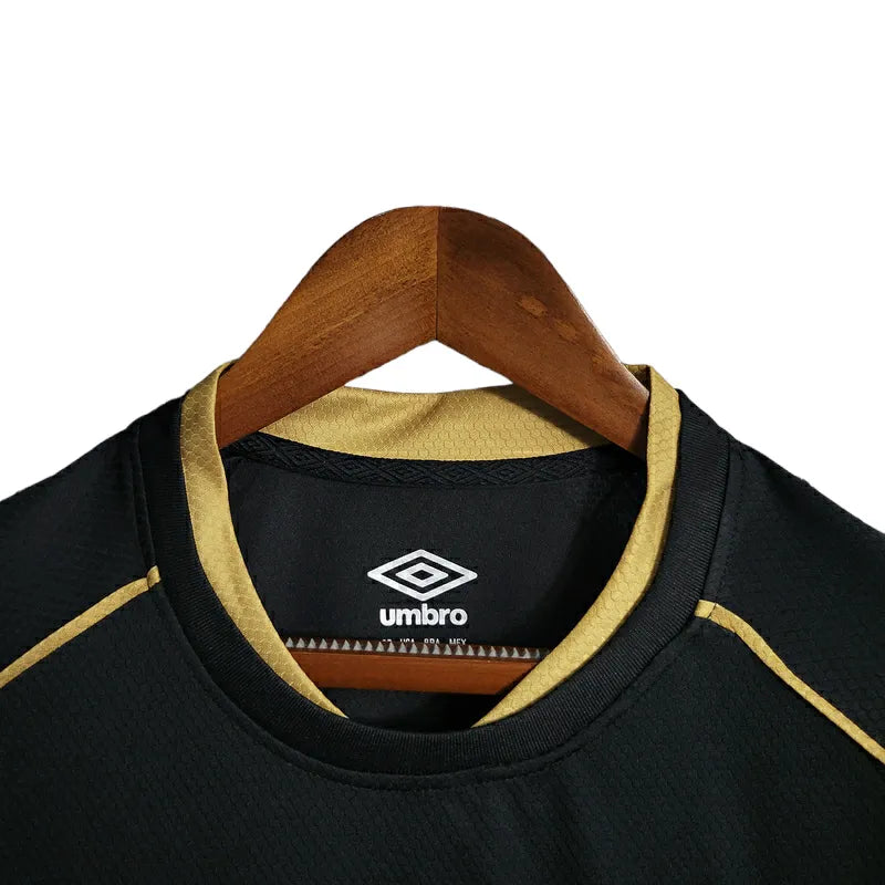 Camisa Chapecoense Edição Especial Aniversario 23/24 - Torcedor Umbro Masculina - Preta com detalhes em dourado