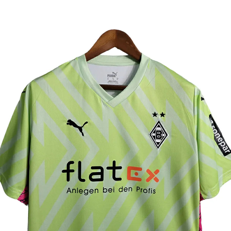 Camisa Borussia Mönchengladbach Edição Especial 23/24 - Torcedor Puma Masculina - Verde com detalhes em preto e rosa