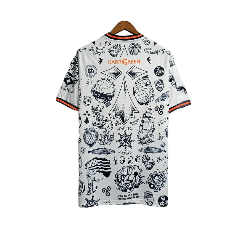 Camisa Lorient Edição Especial 23/24 - Torcedor Umbro Masculina - Branca com detalhes em preto e laranja