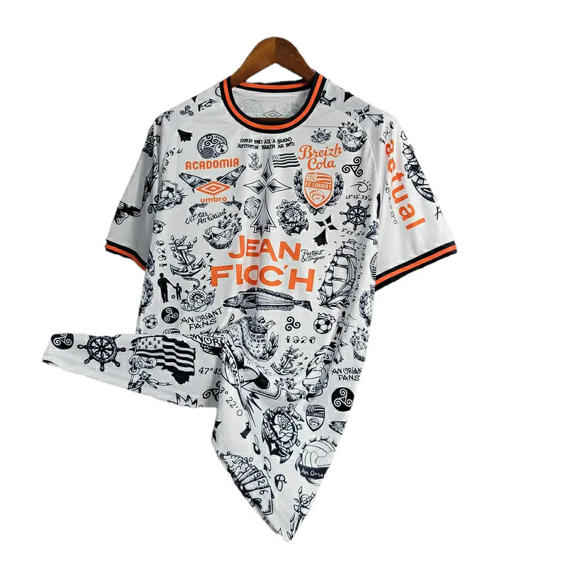 Camisa Lorient Edição Especial 23/24 - Torcedor Umbro Masculina - Branca com detalhes em preto e laranja