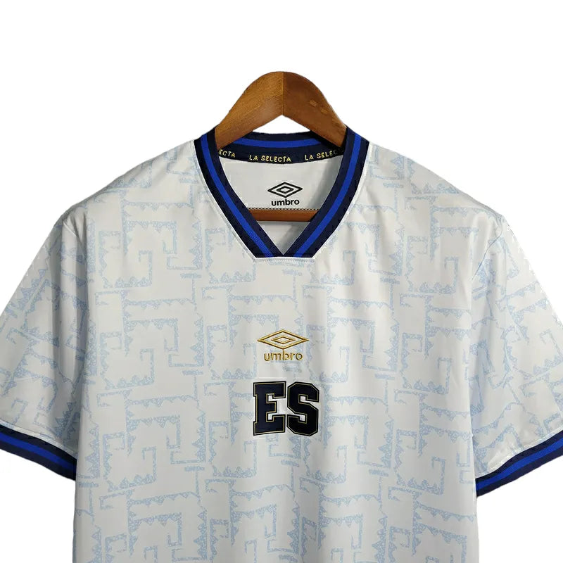 Camisa El Salvador II 23/24 - Torcedor Umbro Masculina - Branca com detalhes em azul e dourado