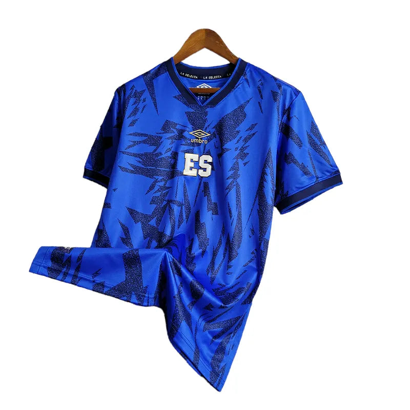 Camisa El Salvador I 23/24 - Torcedor Umbro Masculina - Azul com detalhes em branco e dourado