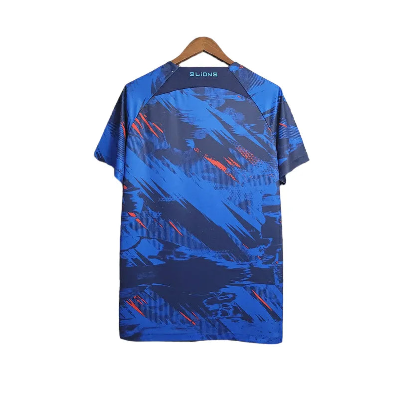 Camisa Seleção da Inglaterra Treino 23/24 - Torcedor Nike Masculina - Azul com detalhes em vermelho