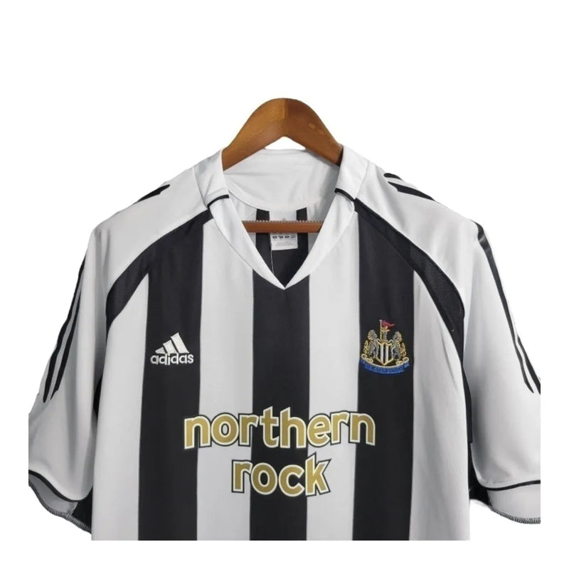 Camisa Newcastle Retrô 04/06 - Adidas Masculina - Branca com listras pretas